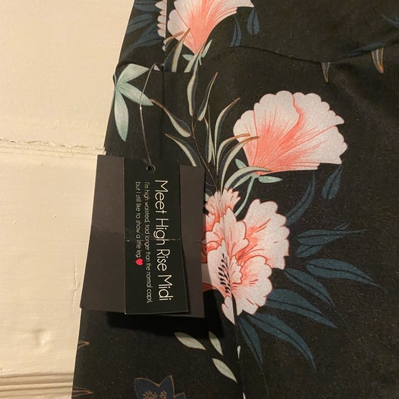 NWT! NEW Onzie high rise floral print midi legging workout pant - Picture 6 of 13